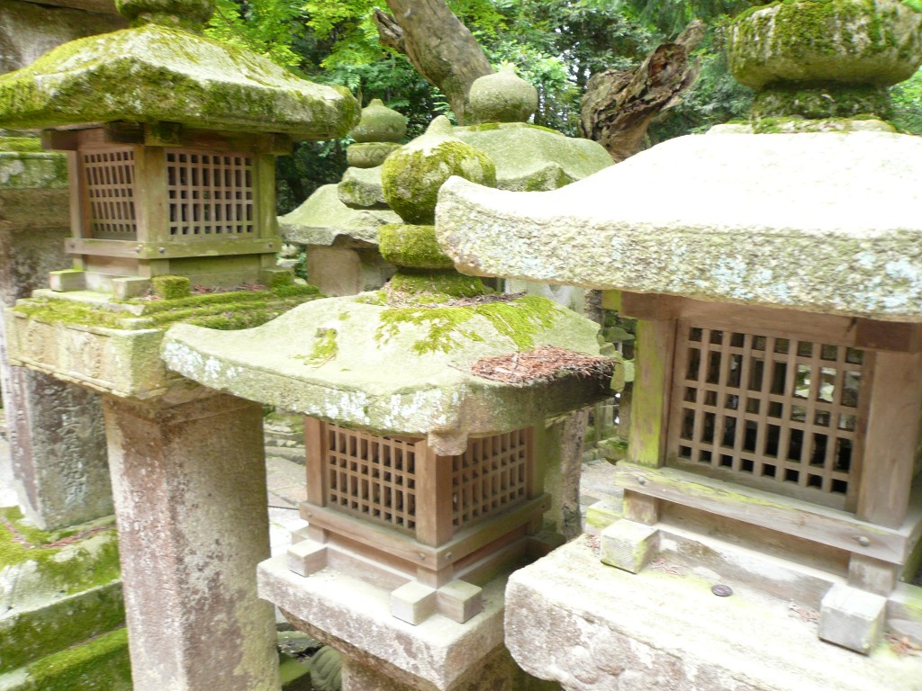 japan stone lantern